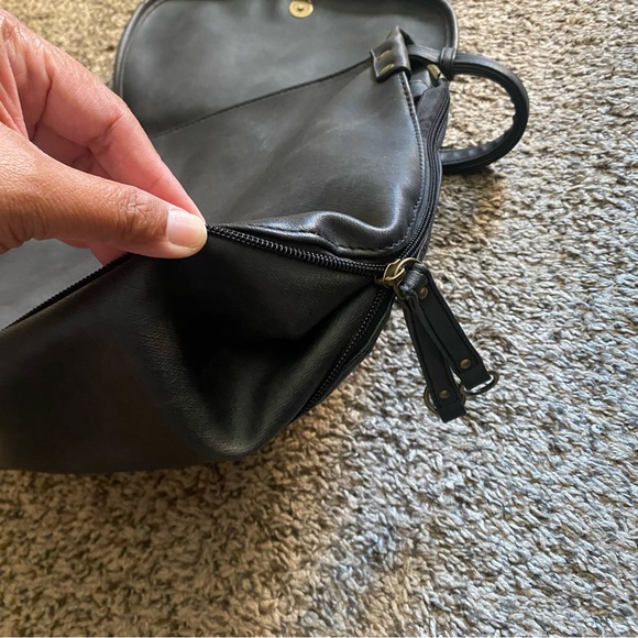 Chinese Laundry Shoulder Bag - Picture 9 of 9